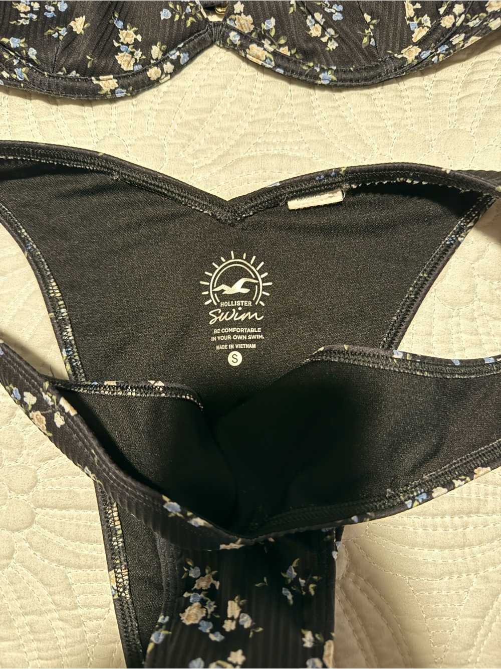 Hollister Black Floral Bikini Set - Blue & White Flowers‎ - Picture 3 of 5